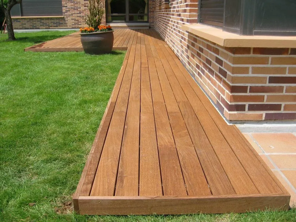 La imagen 1 de la Empresa LITTLE BEAR SAN SEBASTIÁN - BOUTIQUE PARQUETS