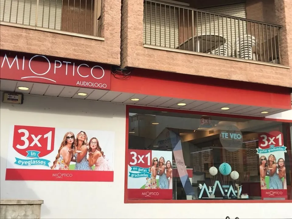 La imagen 3 de la Empresa ÓPTICA MIOPTICO TORREVIEJA GALLUD