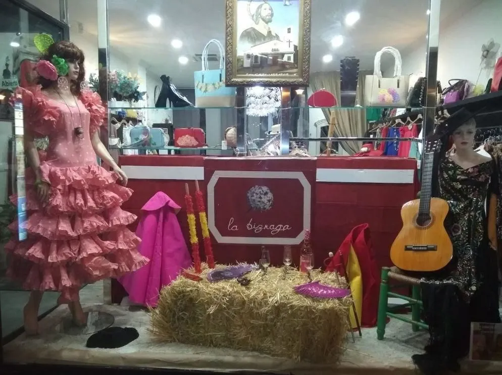 La imagen 2 de la Empresa MODAS Y COMPLEMENTOS LA BIZNAGA